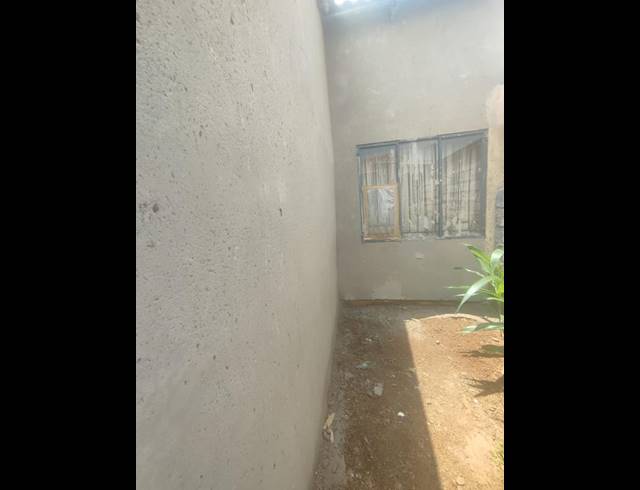 2 BEDROOM HOUSE FOR SALE IN DAVEYTON CENTRAL